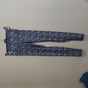 Lululemon high rise leggings size 4